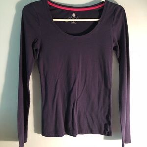 Long sleeve tee shirt